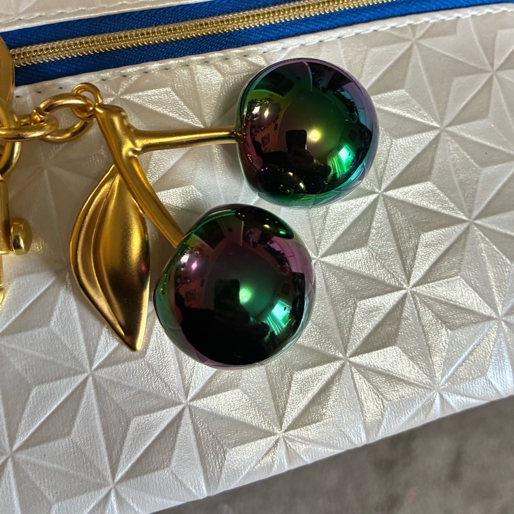 Cherry Key Charm Bundle Bag - Picture 5 of 7